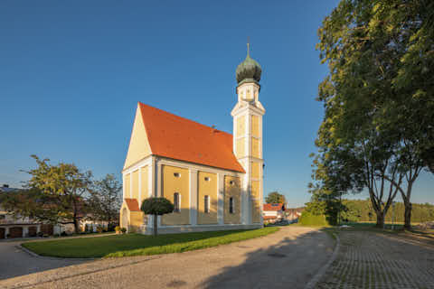 Gemeinde Bayerbach Landkreis Passau Langwinkl Wallfahrtskirche Maria Heimsuchung (Dirschl Johann) Deutschland PA